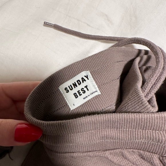 SUNDAY BEST Aritzia sweatsuit in taupe - Picture 5 of 6